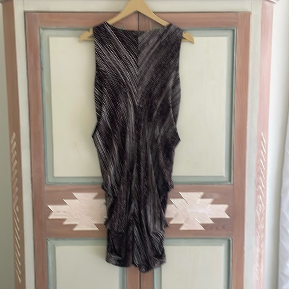Vivienne Tam | Ruched side abstract print dress. Size Medium. Designer - Picture 2 of 7